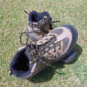 BearPaw kid's hiking boots, size 3